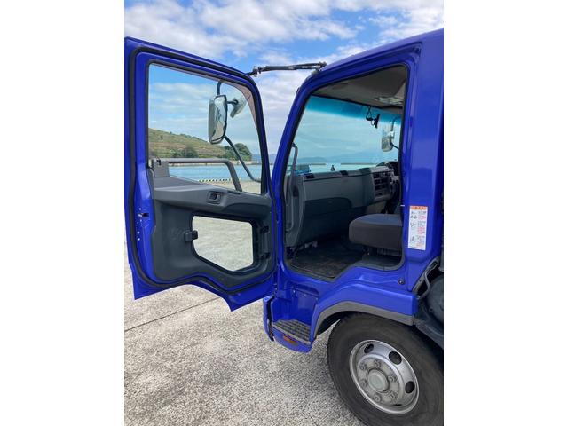 ファイター 4t平ボディ●最大積載量3450kg●マニュアル6速●バックモニター●ETC●荷台内長さ620cm×幅235cm(12枚目)