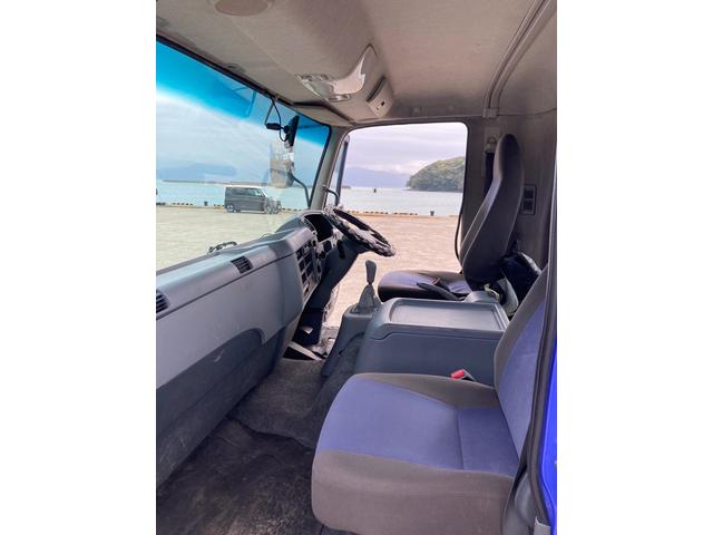 ファイター 4t平ボディ●最大積載量3450kg●マニュアル6速●バックモニター●ETC●荷台内長さ620cm×幅235cm(13枚目)