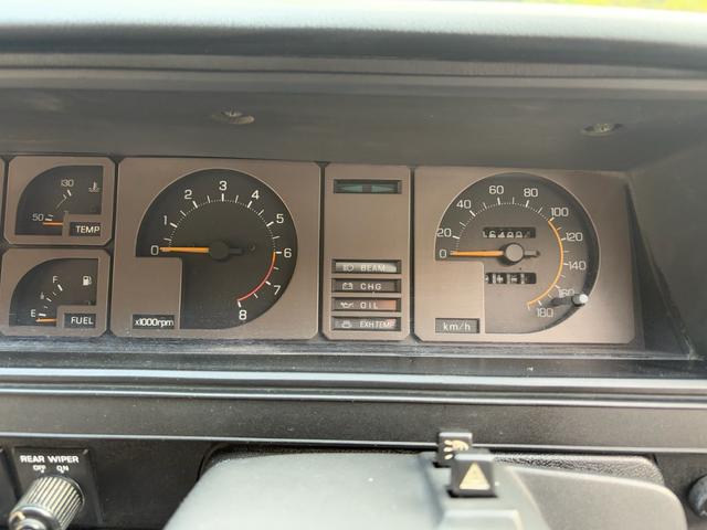 スカイライン ●型式/E-HGC211改●排気量/1990cc●乗車定員/5人●マニュアル5速●L20●ソレックス40Φ●タコ足●ストレートマフラー●ワタナベ14インチホイール●四輪ディスクブレーキ●パワステ付き(30枚目)