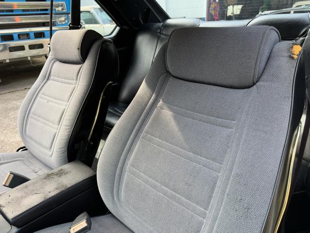 スカイライン ●型式/E-HGC211改●排気量/1990cc●乗車定員/5人●マニュアル5速●L20●ソレックス40Φ●タコ足●ストレートマフラー●ワタナベ14インチホイール●四輪ディスクブレーキ●パワステ付き(37枚目)