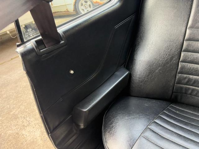 スカイライン ●型式/E-HGC211改●排気量/1990cc●乗車定員/5人●マニュアル5速●L20●ソレックス40Φ●タコ足●ストレートマフラー●ワタナベ14インチホイール●四輪ディスクブレーキ●パワステ付き(39枚目)