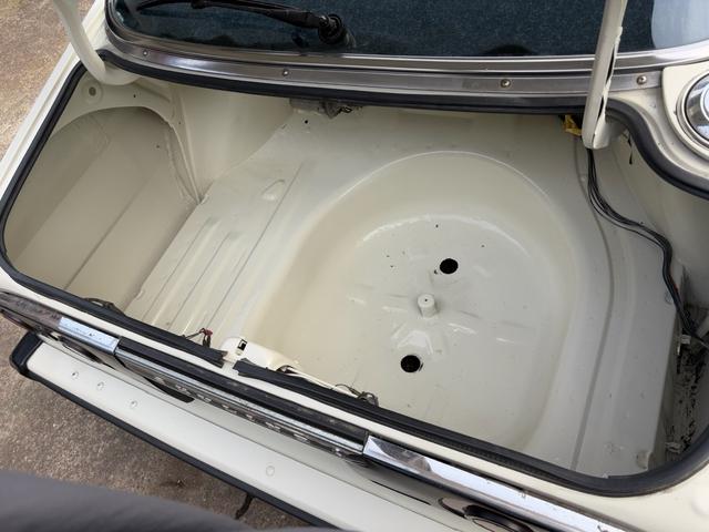 スカイライン ●型式/E-HGC211改●排気量/1990cc●乗車定員/5人●マニュアル5速●L20●ソレックス40Φ●タコ足●ストレートマフラー●ワタナベ14インチホイール●四輪ディスクブレーキ●パワステ付き(52枚目)