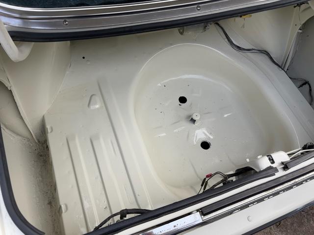 スカイライン ●型式/E-HGC211改●排気量/1990cc●乗車定員/5人●マニュアル5速●L20●ソレックス40Φ●タコ足●ストレートマフラー●ワタナベ14インチホイール●四輪ディスクブレーキ●パワステ付き(53枚目)