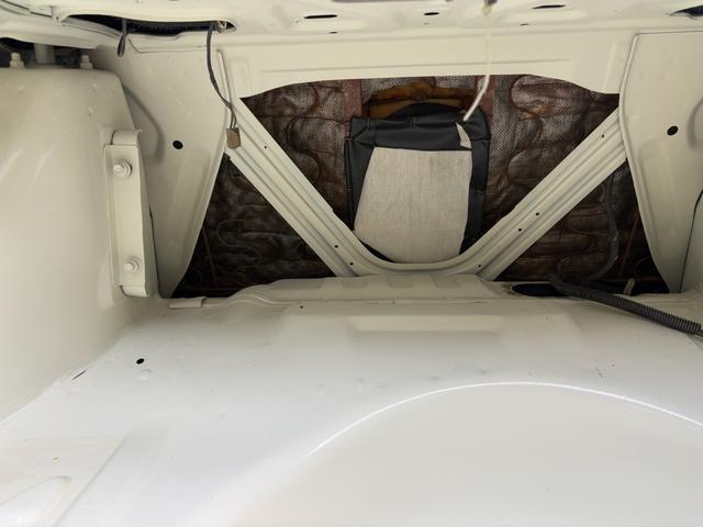 スカイライン ●型式/E-HGC211改●排気量/1990cc●乗車定員/5人●マニュアル5速●L20●ソレックス40Φ●タコ足●ストレートマフラー●ワタナベ14インチホイール●四輪ディスクブレーキ●パワステ付き(55枚目)