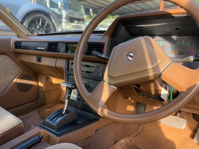 レパードTR-X ターボ SGX ●型式/E-PF30●排気量/1990cc●乗車定員/5人●2ドア●L20エンジン●純正フロアマット(10枚目)