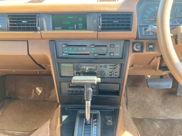 レパードTR-X ターボ SGX ●型式/E-PF30●排気量/1990cc●乗車定員/5人●2ドア●L20エンジン●純正フロアマット(13枚目)