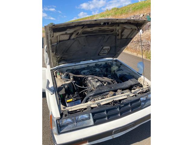 レパードTR-X ターボ SGX ●型式/E-PF30●排気量/1990cc●乗車定員/5人●2ドア●L20エンジン●純正フロアマット(28枚目)