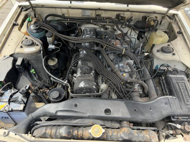 レパードTR-X ターボ SGX ●型式/E-PF30●排気量/1990cc●乗車定員/5人●2ドア●L20エンジン●純正フロアマット(29枚目)