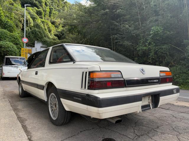 レパードTR-X ターボ SGX ●型式/E-PF30●排気量/1990cc●乗車定員/5人●2ドア●L20エンジン●純正フロアマット(33枚目)