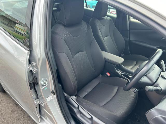プリウス Ｓ　後期型　ナビ　ＴＶ　Ｂｌｕｅｔｏｏｔｈ　バックカメラ　ＥＴＣ　ドラレコ　衝突軽減ブレーキ　車線逸脱抑制　車速追従クルーズコントロール　ＬＥＤヘッドライト＆オートハイビーム　ＬＥＤフロントフォグライト（10枚目）