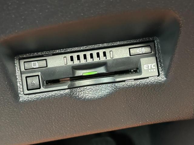 プリウス Ｓ　後期型　ナビ　ＴＶ　Ｂｌｕｅｔｏｏｔｈ　バックカメラ　ＥＴＣ　ドラレコ　衝突軽減ブレーキ　車線逸脱抑制　車速追従クルーズコントロール　ＬＥＤヘッドライト＆オートハイビーム　ＬＥＤフロントフォグライト（23枚目）