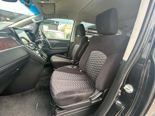 デリカＤ：５ オールブラックスエディション　１０型ナビ／マルチアラウンドモニター／禁煙車／ｅ－アシスト／両側パワースライドドア／パワーバックドア／シートヒーター（前席）／パワーシート（運転席）／ブラインドスポットモニター（16枚目）