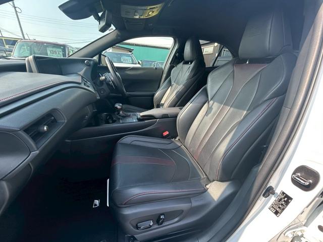 ＵＸ ＵＸ２５０ｈ　Ｆスポーツ　ムーンルーフ　パノラミックビューモニター　三眼ヘッドランプ　セーフティシステムプラス　ブラインドスポットモニター　革スポーツシート　ハンズフリーパワーバックドア　カラーヘッドアップディスプレイ（15枚目）