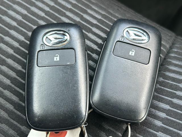 ハイゼットカーゴ デッキバンＧ　衝突軽減ブレーキ　車線逸脱抑制　ＬＥＤオートハイビーム　社外ＡＷ　Ｍ／Ｔタイヤ　スマートミラー　バックカメラ　Ｂｌｕｅｔｏｏｔｈオーディオ　前後ドラレコ　スマートキー　ＥＴＣ　荷台カバー（31枚目）