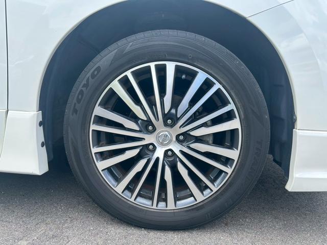 エルグランド ２５０ハイウェイスターＳ　後席モニター　両側パワースライドドア　純正９インチナビ　バックカメラ　ロールサンシェード　純正１８インチＡＷ　ＬＥＤヘッドランプ　オートライト　キャプテンシート（33枚目）