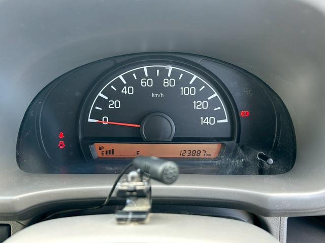 ＮＶ１００クリッパーバン 　５ＭＴ／ルーフキャリア／ＥＴＣ／プライバシーガラス／オーバーヘッドコンソール（28枚目）