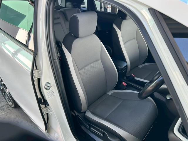 フィット ｅ：ＨＥＶネス　衝突軽減ブレーキ　車線維持支援　車速追従クルーズコントロール　ナビＴＶ　Ｂｌｕｅｔｏｏｔｈ　バックカメラ　クリアランスソナー　前後ドラレコ　スマートキー　ＥＴＣ　撥水シート　タイミングチェーン　禁煙車（16枚目）