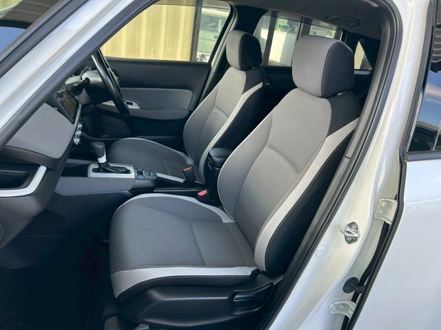 フィット ｅ：ＨＥＶネス　衝突軽減ブレーキ　車線維持支援　車速追従クルーズコントロール　ナビＴＶ　Ｂｌｕｅｔｏｏｔｈ　バックカメラ　クリアランスソナー　前後ドラレコ　スマートキー　ＥＴＣ　撥水シート　タイミングチェーン　禁煙車（17枚目）