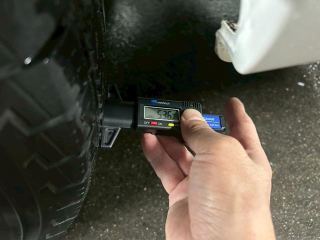 ハイエースバン スーパーＧＬ　ダークプライム　ベッドキット　両側電動スライド　ナビＴＶ　Ｂｌｕｅｔｏｏｔｈ　バックカメラ　スマートキー　ＥＴＣ　専用シート　純正１５インチＡＷ　ホワイトレタータイヤ　ＬＥＤヘッドライト　タイミングチェーン　禁煙車（13枚目）