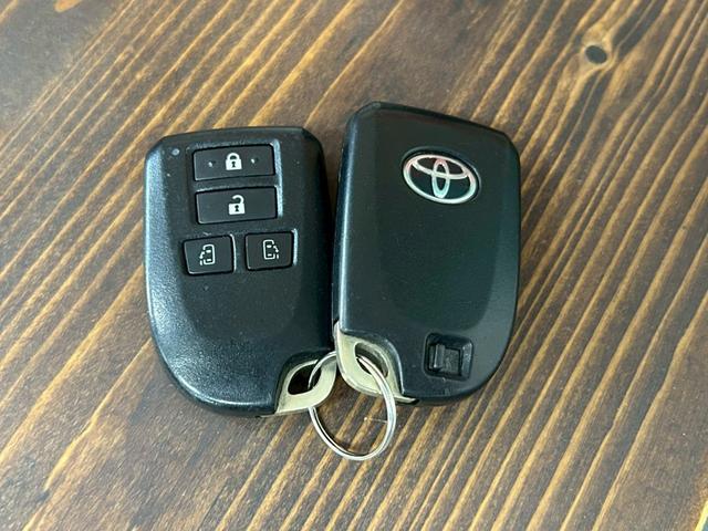 ハイエースバン スーパーＧＬ　ダークプライム　ベッドキット　両側電動スライド　ナビＴＶ　Ｂｌｕｅｔｏｏｔｈ　バックカメラ　スマートキー　ＥＴＣ　専用シート　純正１５インチＡＷ　ホワイトレタータイヤ　ＬＥＤヘッドライト　タイミングチェーン　禁煙車（33枚目）