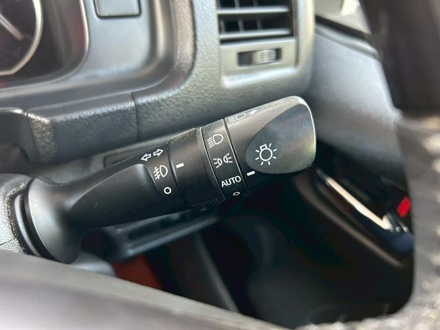 ハイエースバン スーパーＧＬ　ダークプライム　ベッドキット　両側電動スライド　ナビＴＶ　Ｂｌｕｅｔｏｏｔｈ　バックカメラ　スマートキー　ＥＴＣ　専用シート　純正１５インチＡＷ　ホワイトレタータイヤ　ＬＥＤヘッドライト　タイミングチェーン　禁煙車（36枚目）