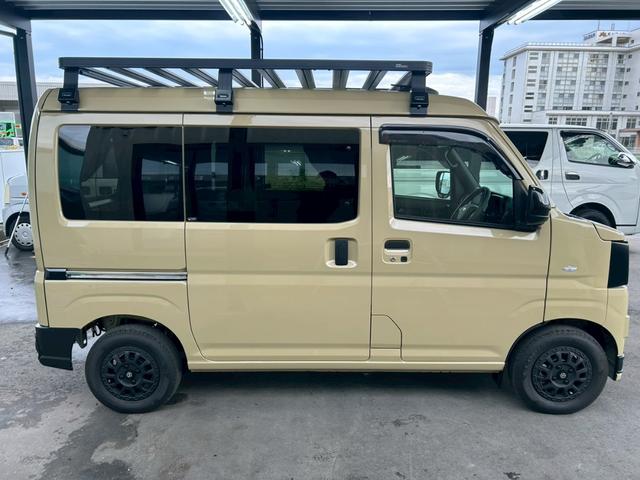 ハイゼットカーゴ クルーズターボ　ゴードンミラー仕様　専用丸目フェイス＆リアバンパー　ルーフキャリア　サイドオーニング　１２インチＡＷ　木目調ラゲッジスペース　両側電動スライド　スマアシ　ナビＴＶ　前後ドラレコ　スマートキー　ＥＴＣ（7枚目）