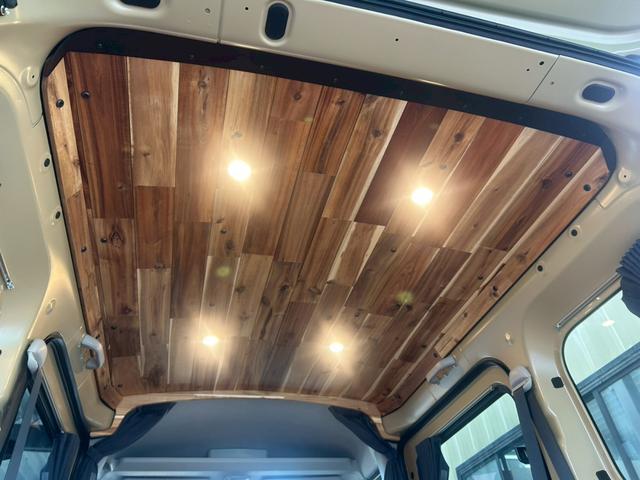ハイゼットカーゴ クルーズターボ　ゴードンミラー仕様　専用丸目フェイス＆リアバンパー　ルーフキャリア　サイドオーニング　１２インチＡＷ　木目調ラゲッジスペース　両側電動スライド　スマアシ　ナビＴＶ　前後ドラレコ　スマートキー　ＥＴＣ（25枚目）
