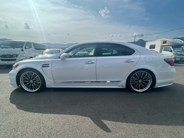 ＬＳ ＬＳ６００ｈ　Ｉパッケージ　ムーンルーフ／フルエアロ／前方プリクラッシュセーフティ／クルーズコントロール／革巻きコンビステアリング／ステアリングヒーター．／セミアニリン革シート／コンフォータブルエアシート／電動サンシェード（3枚目）