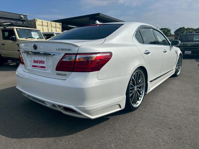 ＬＳ ＬＳ６００ｈ　Ｉパッケージ　ムーンルーフ／フルエアロ／前方プリクラッシュセーフティ／クルーズコントロール／革巻きコンビステアリング／ステアリングヒーター．／セミアニリン革シート／コンフォータブルエアシート／電動サンシェード（6枚目）