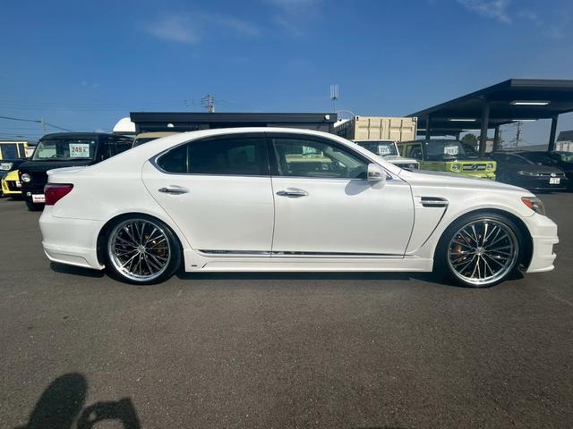 ＬＳ ＬＳ６００ｈ　Ｉパッケージ　ムーンルーフ／フルエアロ／前方プリクラッシュセーフティ／クルーズコントロール／革巻きコンビステアリング／ステアリングヒーター．／セミアニリン革シート／コンフォータブルエアシート／電動サンシェード（7枚目）