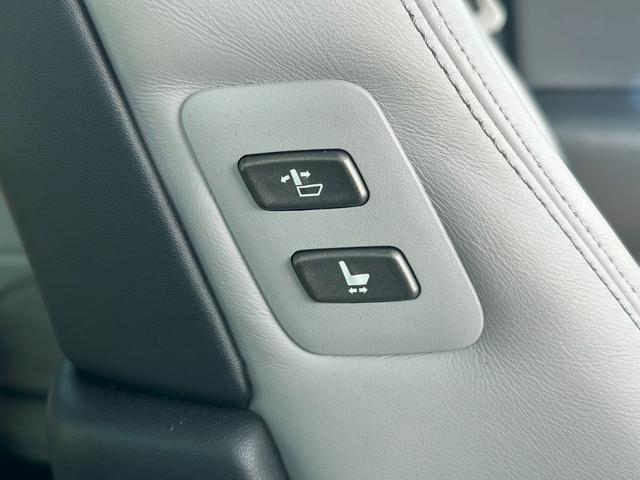 ＬＳ ＬＳ６００ｈ　Ｉパッケージ　ムーンルーフ／フルエアロ／前方プリクラッシュセーフティ／クルーズコントロール／革巻きコンビステアリング／ステアリングヒーター．／セミアニリン革シート／コンフォータブルエアシート／電動サンシェード（32枚目）