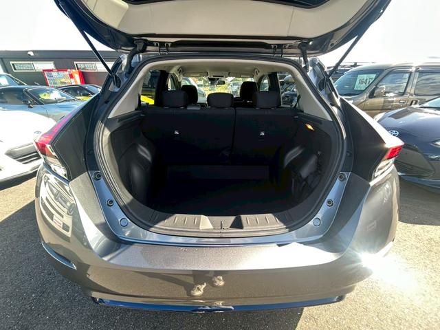 リーフ Ｘ　１２セグメント／ＬＥＤヘッドライト／純正１５インチＡＷ／ＮｉｓｓａｎＣｏｎｎｅｃｔナビ／ワンオーナー車／禁煙車／エマブレ／ステアリングヒーター／シートヒーター・バックビューモニター／ＥＴＣ／クルコン（12枚目）