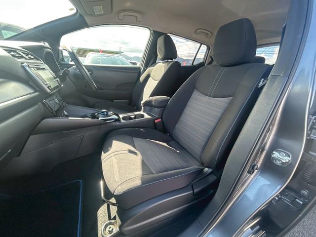 リーフ Ｘ　１２セグメント／ＬＥＤヘッドライト／純正１５インチＡＷ／ＮｉｓｓａｎＣｏｎｎｅｃｔナビ／ワンオーナー車／禁煙車／エマブレ／ステアリングヒーター／シートヒーター・バックビューモニター／ＥＴＣ／クルコン（15枚目）