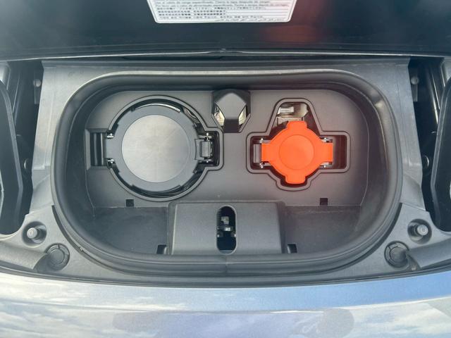 リーフ Ｘ　１２セグメント／ＬＥＤヘッドライト／純正１５インチＡＷ／ＮｉｓｓａｎＣｏｎｎｅｃｔナビ／ワンオーナー車／禁煙車／エマブレ／ステアリングヒーター／シートヒーター・バックビューモニター／ＥＴＣ／クルコン（34枚目）