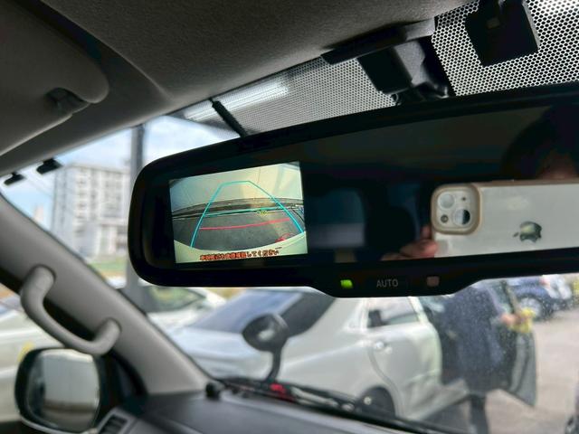 ハイエースバン スーパーＧＬ　リラクベース　タイプＩＩ　モデリスタ特装車　５型ディーゼル　専用１５インチＡＷ　ＴＯＹＯＴＡエンブレム付きグリル　専用シートカラー　白木目調ロンリュームフロア　白の久米町インパネ　ナビ　バックカメラ　スマートキー　ＥＴＣ２．０（26枚目）