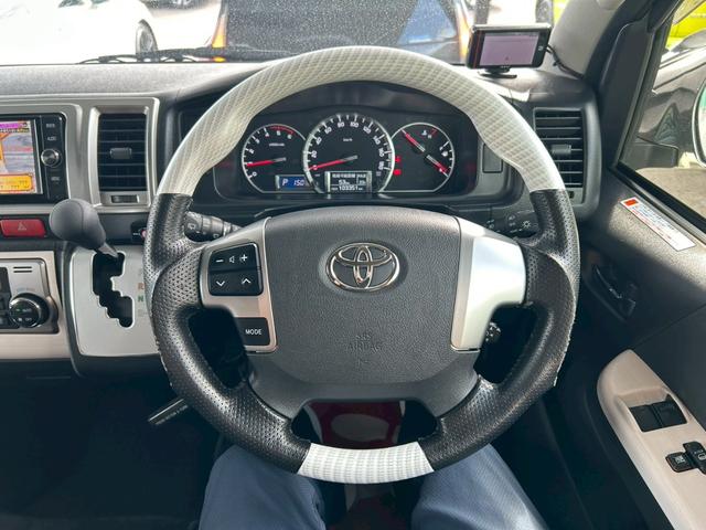 ハイエースバン スーパーＧＬ　リラクベース　タイプＩＩ　モデリスタ特装車　５型ディーゼル　専用１５インチＡＷ　ＴＯＹＯＴＡエンブレム付きグリル　専用シートカラー　白木目調ロンリュームフロア　白の久米町インパネ　ナビ　バックカメラ　スマートキー　ＥＴＣ２．０（27枚目）