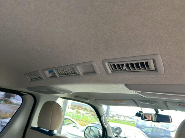 ハイエースバン スーパーＧＬ　リラクベース　タイプＩＩ　モデリスタ特装車　５型ディーゼル　専用１５インチＡＷ　ＴＯＹＯＴＡエンブレム付きグリル　専用シートカラー　白木目調ロンリュームフロア　白の久米町インパネ　ナビ　バックカメラ　スマートキー　ＥＴＣ２．０（31枚目）