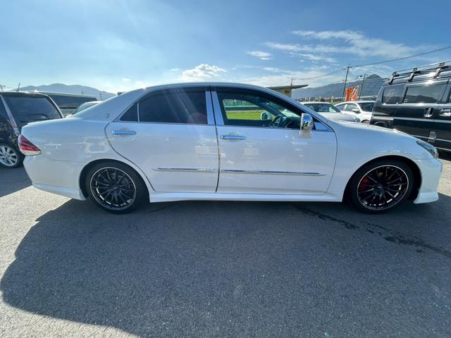 クラウン ２．５アスリート　アニバーサリーエディション　サイドモニター／ＨＤＤナビ／電動サンシェード／パワーシート／シートヒーター／ベンチレーション／クリアランスソナー／バックカメラ／クルーズコントロール／ＥＴＣ／フルセグＴＶ（7枚目）