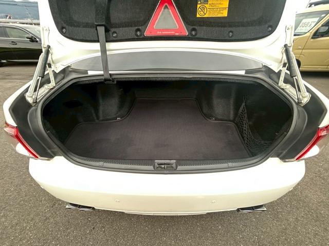 クラウン ２．５アスリート　アニバーサリーエディション　サイドモニター／ＨＤＤナビ／電動サンシェード／パワーシート／シートヒーター／ベンチレーション／クリアランスソナー／バックカメラ／クルーズコントロール／ＥＴＣ／フルセグＴＶ（12枚目）