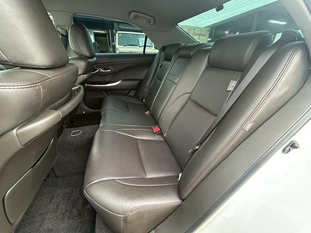 クラウン ２．５アスリート　アニバーサリーエディション　サイドモニター／ＨＤＤナビ／電動サンシェード／パワーシート／シートヒーター／ベンチレーション／クリアランスソナー／バックカメラ／クルーズコントロール／ＥＴＣ／フルセグＴＶ（14枚目）