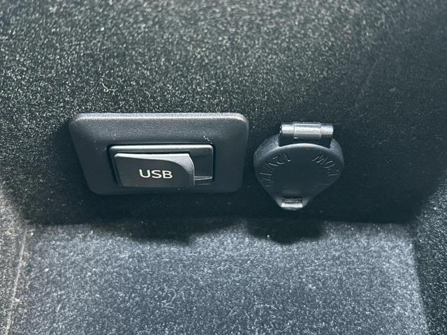 クラウン ２．５アスリート　アニバーサリーエディション　サイドモニター／ＨＤＤナビ／電動サンシェード／パワーシート／シートヒーター／ベンチレーション／クリアランスソナー／バックカメラ／クルーズコントロール／ＥＴＣ／フルセグＴＶ（33枚目）