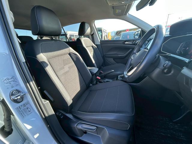 Ｔ－クロス ＴＳＩ　スタイル　９．２インチタッチスクリーン／ＢＳＭ／ワイヤレス充電／バックモニター／ハイビームアシスト／禁煙車／ＥＴＣ２．０／前後ドライブレコーダー（10枚目）