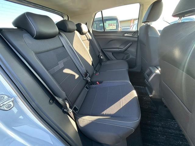 Ｔ－クロス ＴＳＩ　スタイル　９．２インチタッチスクリーン／ＢＳＭ／ワイヤレス充電／バックモニター／ハイビームアシスト／禁煙車／ＥＴＣ２．０／前後ドライブレコーダー（11枚目）