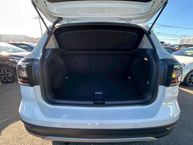 Ｔ－クロス ＴＳＩ　スタイル　９．２インチタッチスクリーン／ＢＳＭ／ワイヤレス充電／バックモニター／ハイビームアシスト／禁煙車／ＥＴＣ２．０／前後ドライブレコーダー（12枚目）