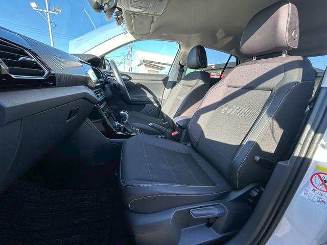 Ｔ－クロス ＴＳＩ　スタイル　９．２インチタッチスクリーン／ＢＳＭ／ワイヤレス充電／バックモニター／ハイビームアシスト／禁煙車／ＥＴＣ２．０／前後ドライブレコーダー（14枚目）