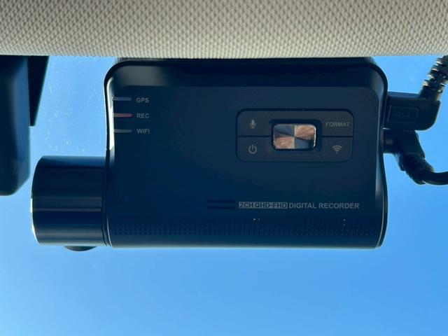 Ｔ－クロス ＴＳＩ　スタイル　９．２インチタッチスクリーン／ＢＳＭ／ワイヤレス充電／バックモニター／ハイビームアシスト／禁煙車／ＥＴＣ２．０／前後ドライブレコーダー（16枚目）