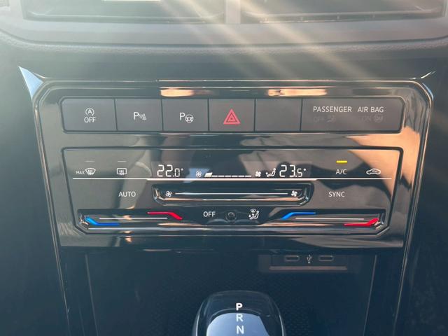 Ｔ－クロス ＴＳＩ　スタイル　９．２インチタッチスクリーン／ＢＳＭ／ワイヤレス充電／バックモニター／ハイビームアシスト／禁煙車／ＥＴＣ２．０／前後ドライブレコーダー（24枚目）