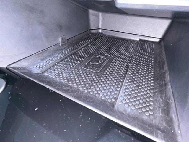 Ｔ－クロス ＴＳＩ　スタイル　９．２インチタッチスクリーン／ＢＳＭ／ワイヤレス充電／バックモニター／ハイビームアシスト／禁煙車／ＥＴＣ２．０／前後ドライブレコーダー（27枚目）