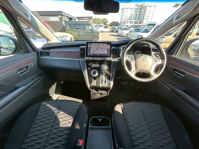 ◆ＡＬＰＩＮＥ１１インチナビ◆マルチアラウンドモニター◆パワーシート◆シートヒーター◆ステアリングヒーター◆ＥＴＣ◆