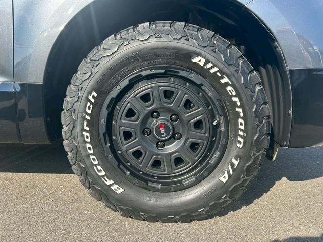 ◆２３５／Ｒ７０Ｒ１６◆社外１６インチホイール◆